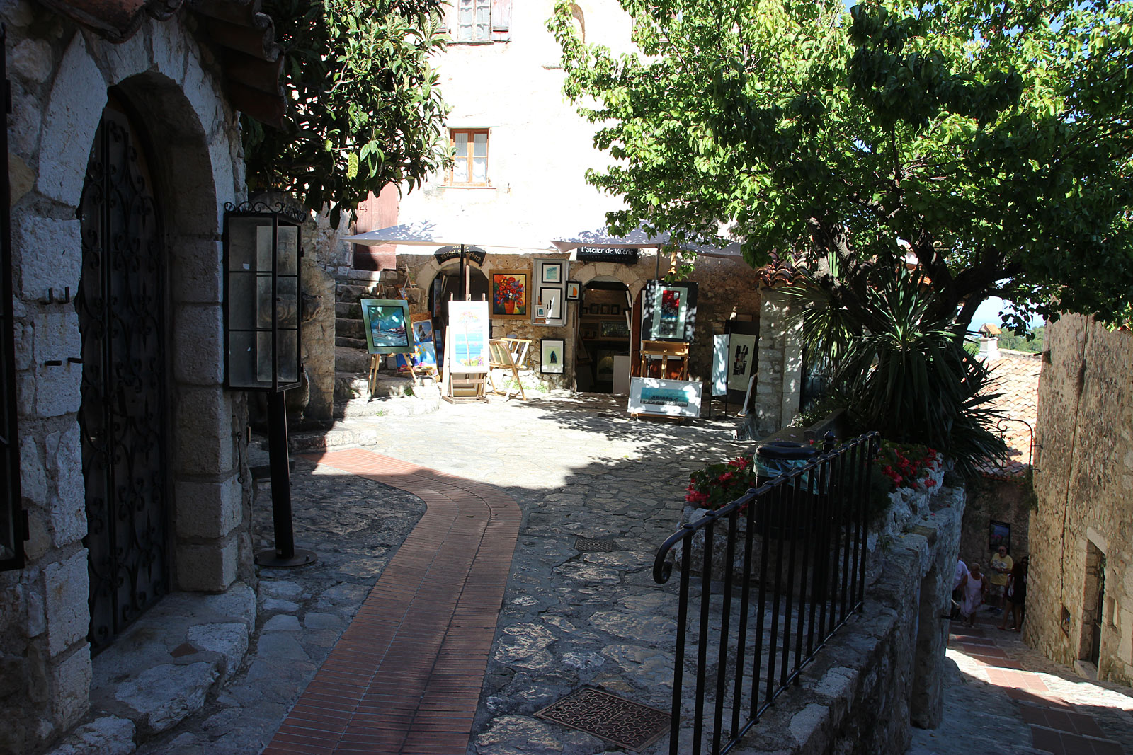 Eze